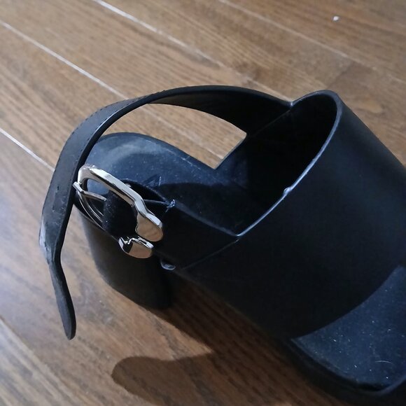 AEROSOLES Comfortable Women's Platform Sandal in Black Leather - Picture 4 of 5